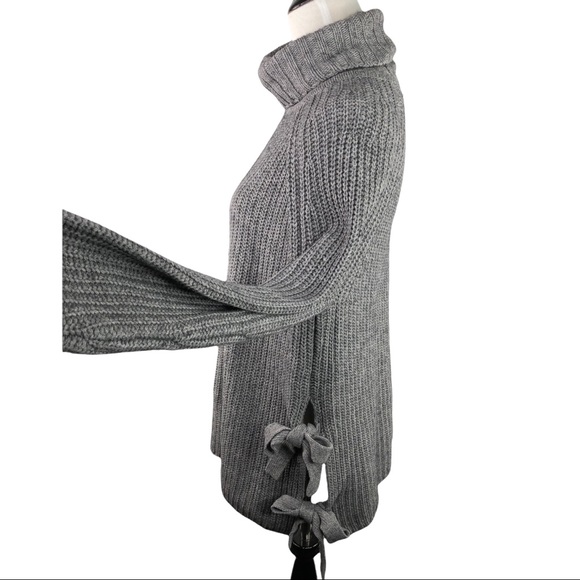 🆕 UGG Ceanne Heather Gray Chunky Knit Turtleneck Sweater w/ Side Bow Details - Picture 7 of 11